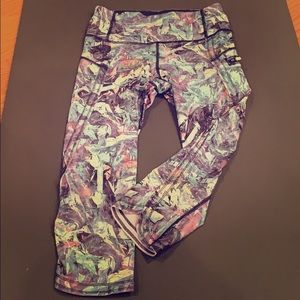 Lululemon printed run crop